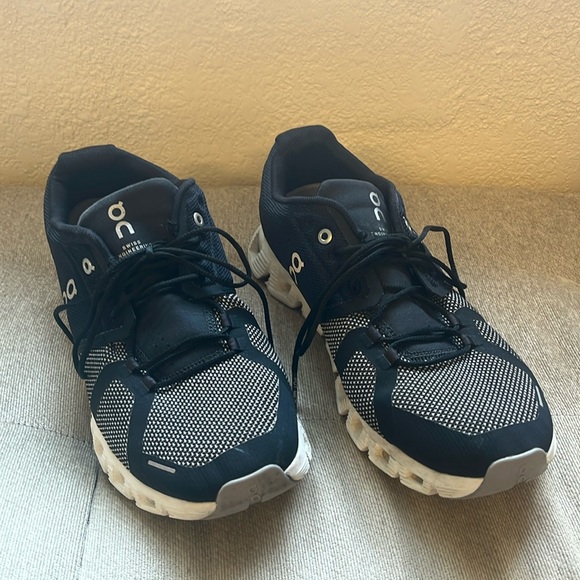 Women’s On Cloud sneakers - Picture 1 of 4